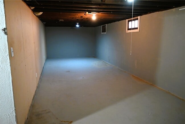 Building Photo - 9510 Lydell Dr