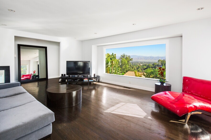 Building Photo - 4007 Sumac Dr