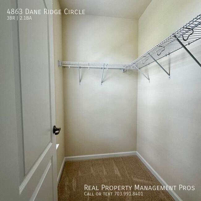 Building Photo - 4863 Dane Ridge Cir