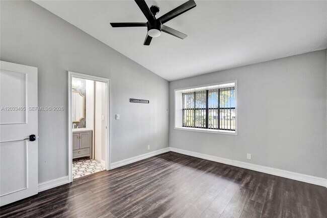 Building Photo - 3325 Carambola Cir S