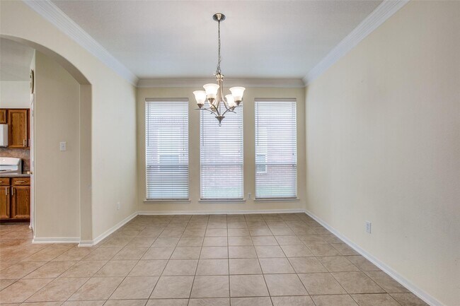Building Photo - 9907 Valance Way