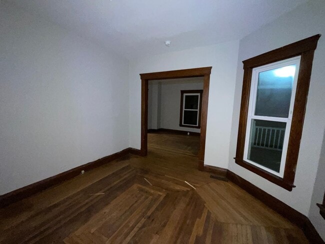 Building Photo - 326 11th St