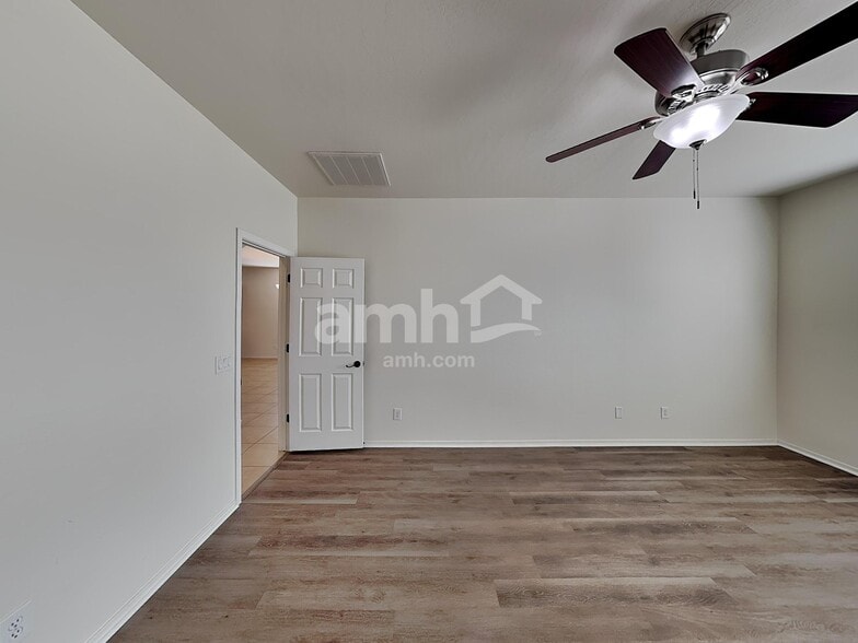 Building Photo - 15179 W Montecito Ave