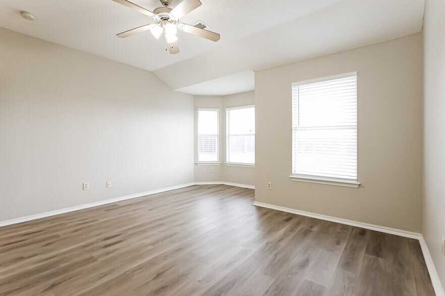 Building Photo - 420 Marrgate Dr