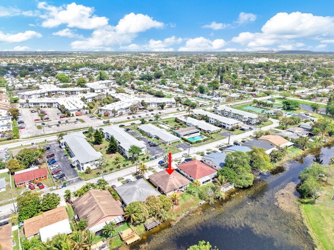 Building Photo - 6542 NW 24th Ct