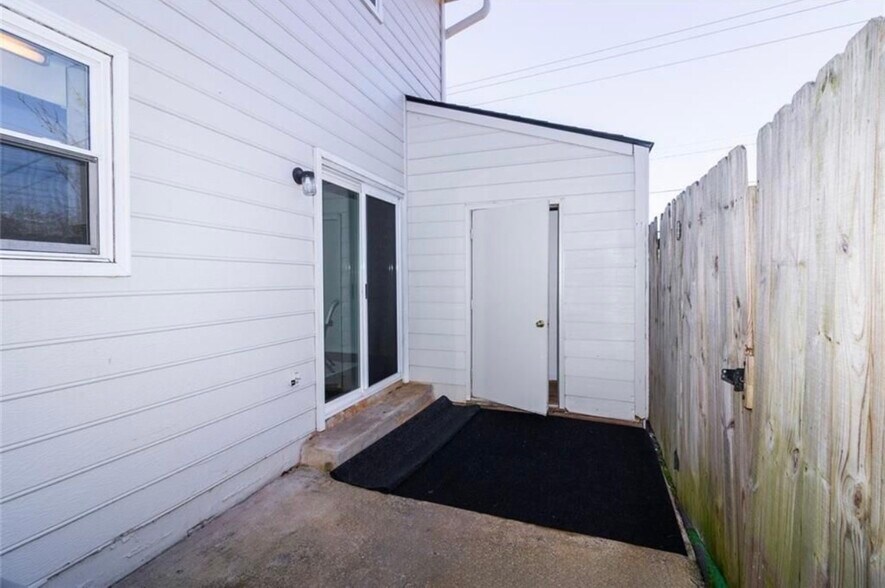 Building Photo - 3100 Duvall Pl NW