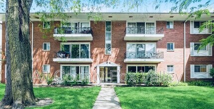 Building Photo - 10117 Old Orchard Ct