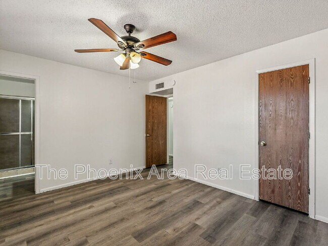 Building Photo - 3109 E Pueblo Ave