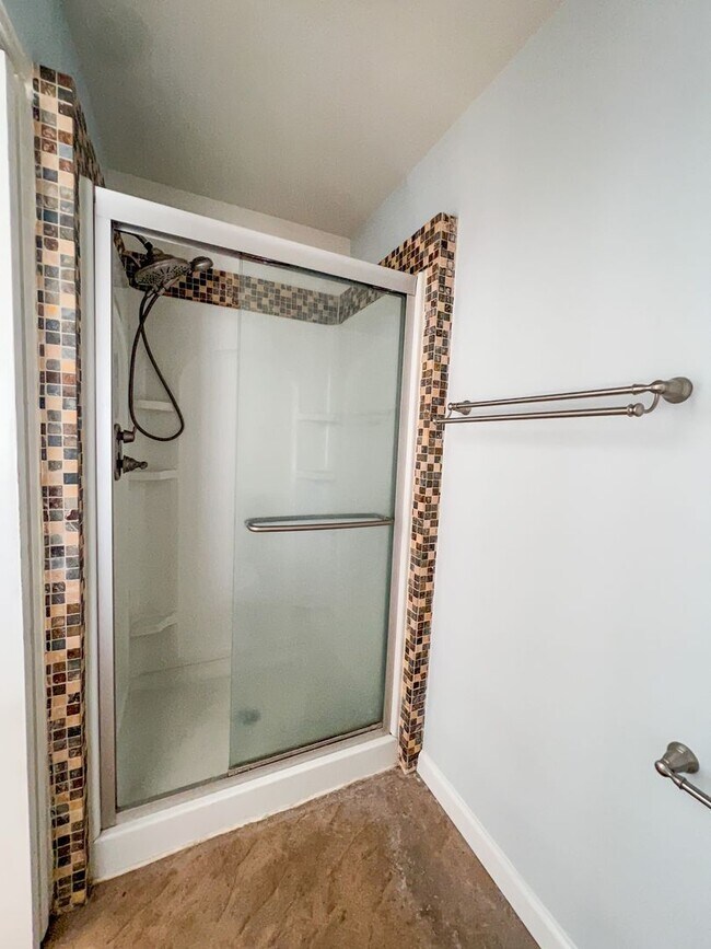 Building Photo - A Beautiful 2 Bedroom Home with Office and 2 Bonus Room