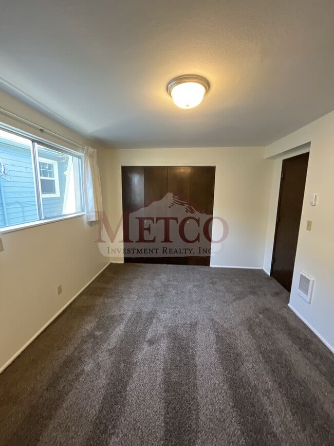 Building Photo - 14401