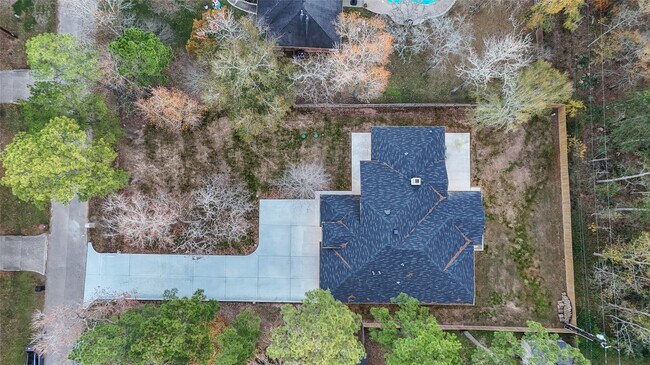 Building Photo - 2438 Carriage Lamp Ln