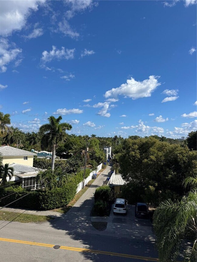 Building Photo - 1701 Washington St