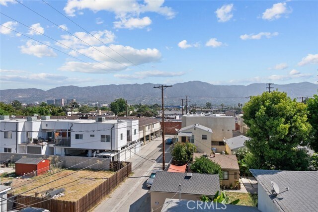 Building Photo - 333 W Alameda Ave