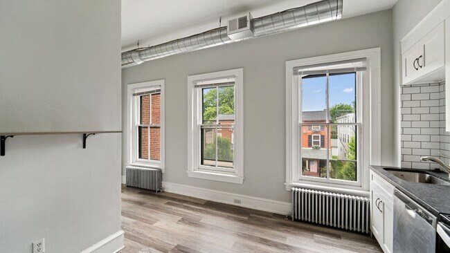 Building Photo - 201 W Barnard St