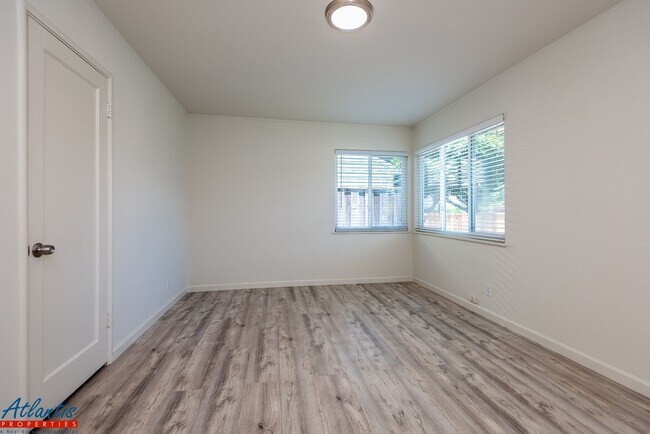 Building Photo - Stylish Home | Remodeled | Desirable Location