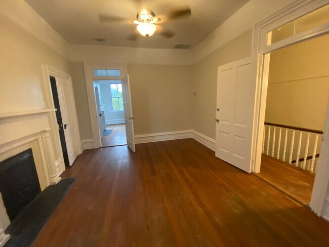 Primary Photo - 218 E Henry St