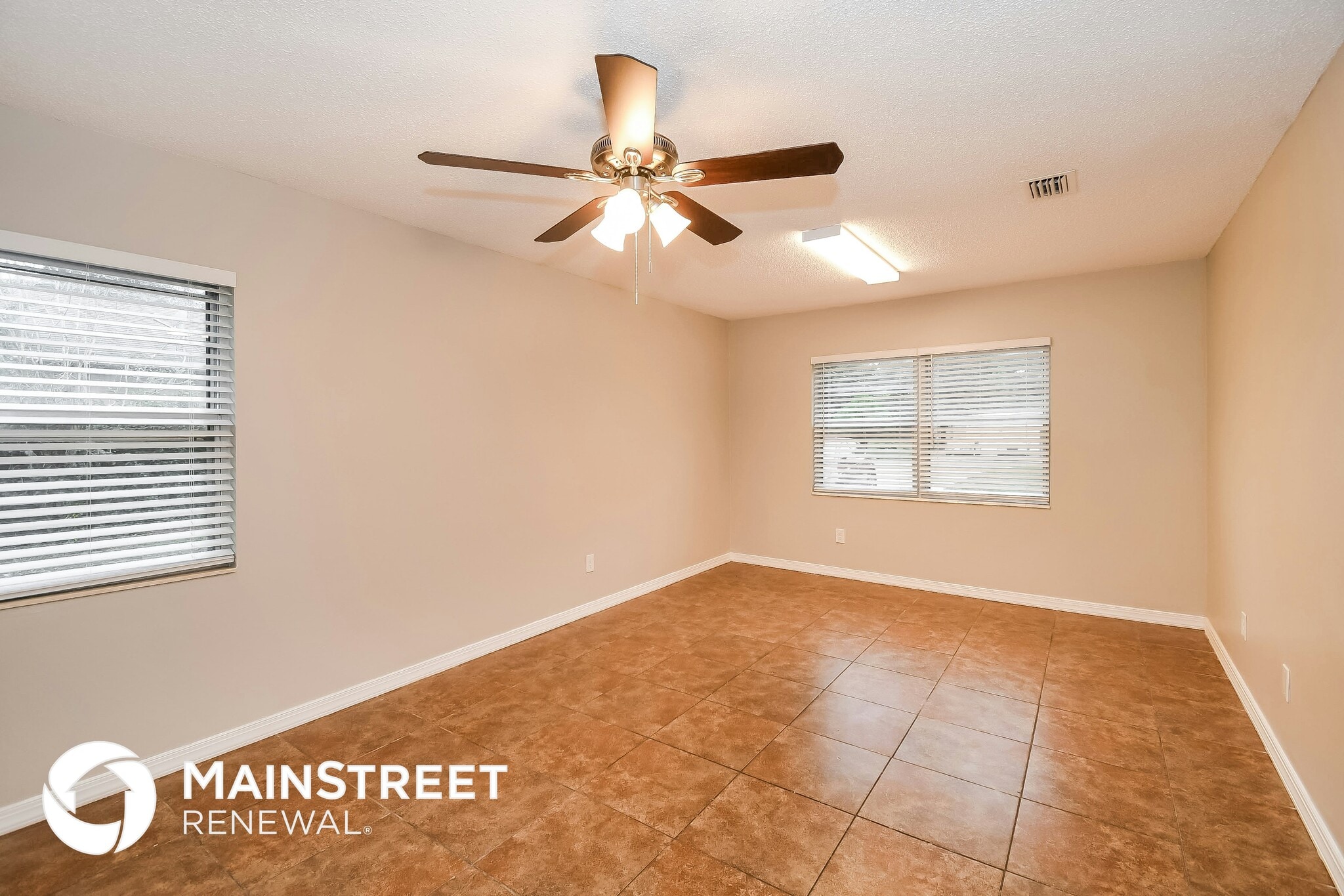 Building Photo - 9998 Bradley Rd