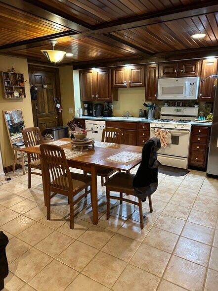 Building Photo - 51 Hancock St