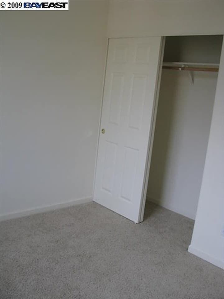 Building Photo - 37421 Glenbrook Ter