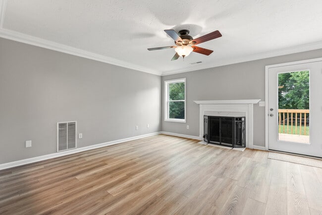 Building Photo - 105 Bay Hill Dr
