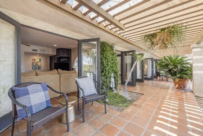 Building Photo - 46310 Shadow Mountain Dr