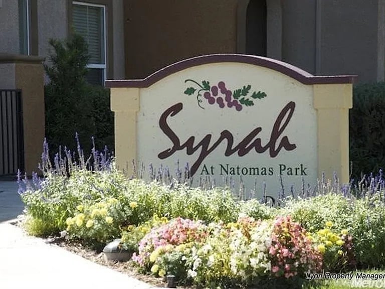 Building Photo - 5350 Dunlay Dr