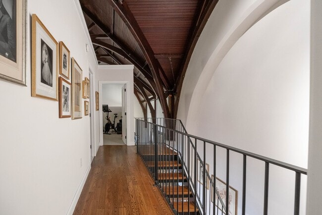 Building Photo - Newbold Square Church