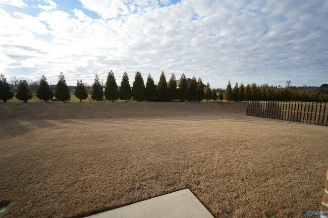 Building Photo - 204 Joan Cir