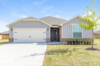 Building Photo - 904 NW 6th St