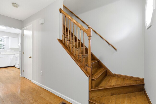 Building Photo - 2688 Bellwood Ave