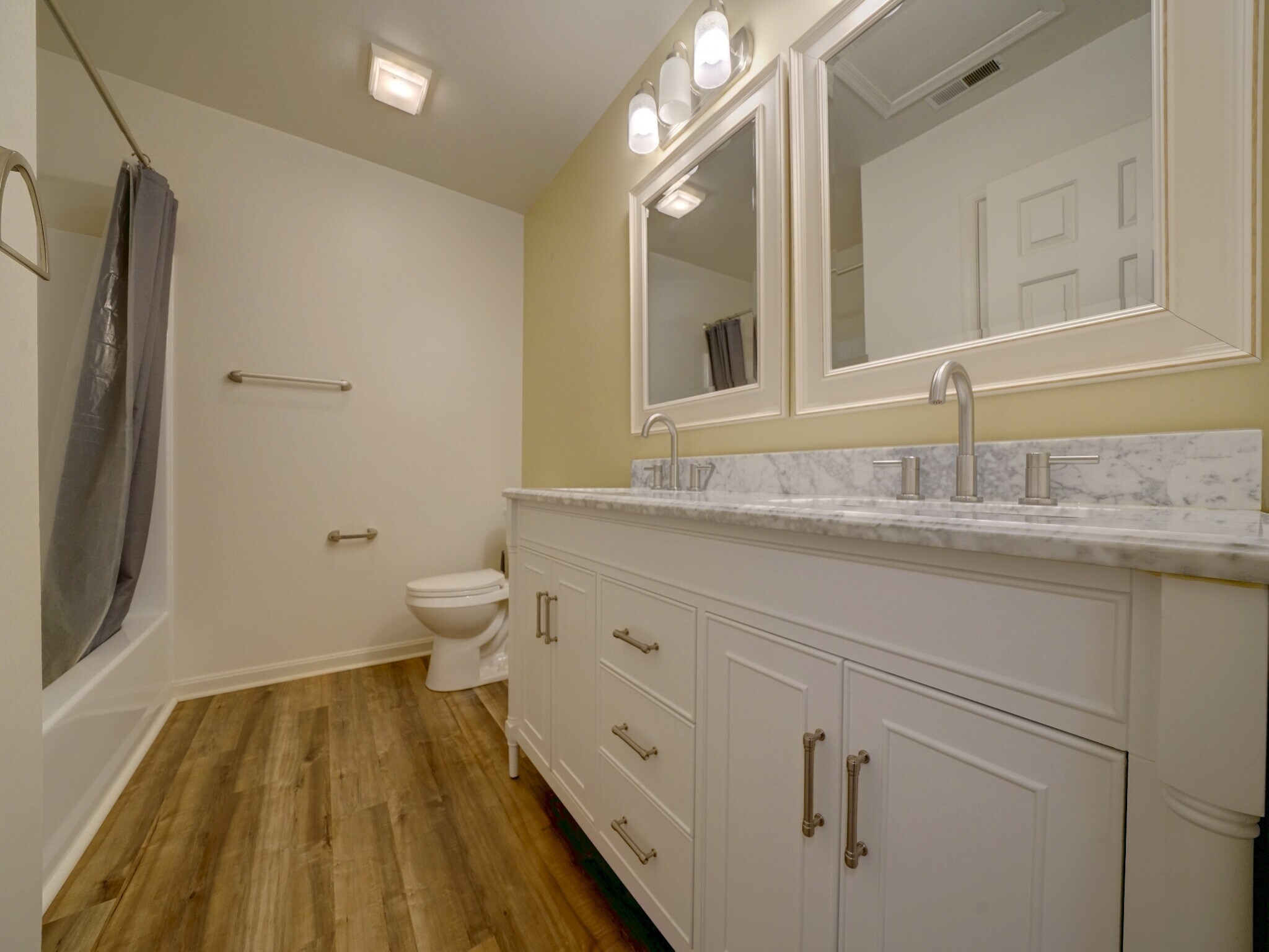 Master bath - 405 Franklin St