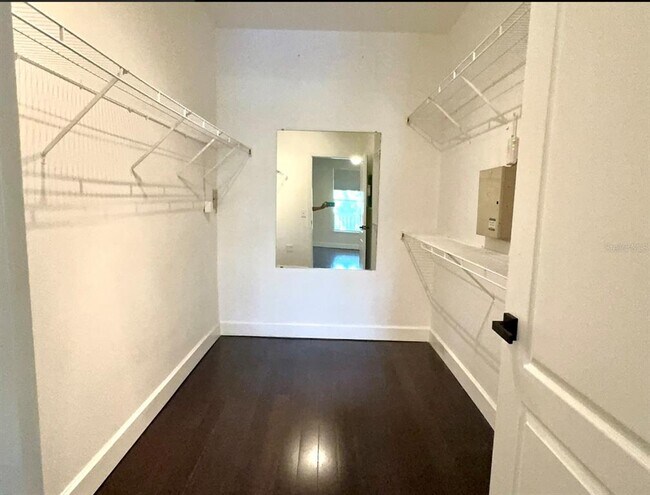 Building Photo - 8843 Villa View Cir