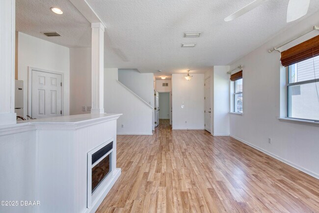 Building Photo - 637 Mount Olympus Blvd