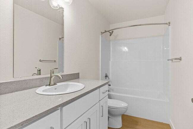 Building Photo - 2901 SE Salem Ave