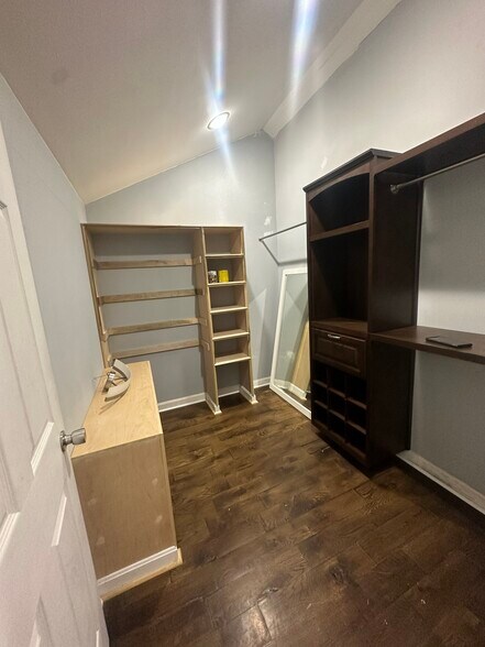 Building Photo - 65 Edgar St
