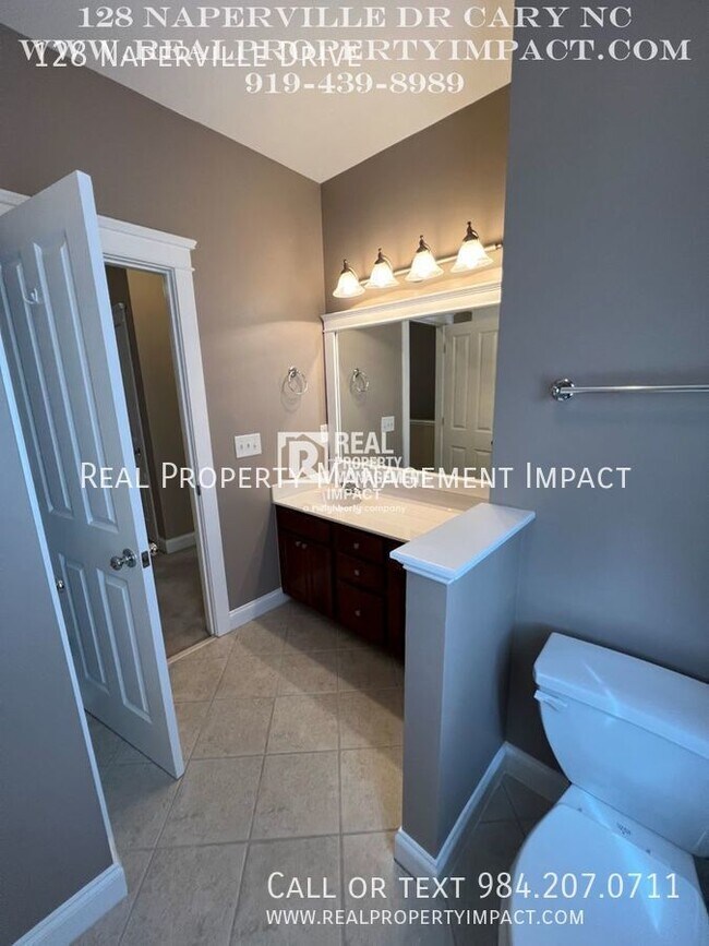 Building Photo - 128 Naperville Dr