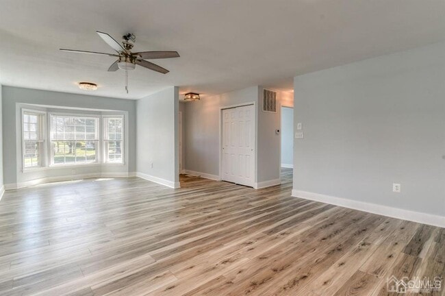 Building Photo - 137 Concordia Cir