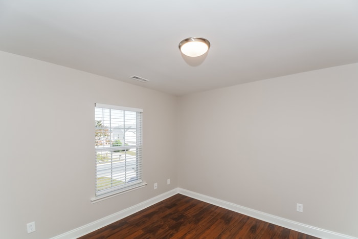 Building Photo - 8879 Elizabeth Dr