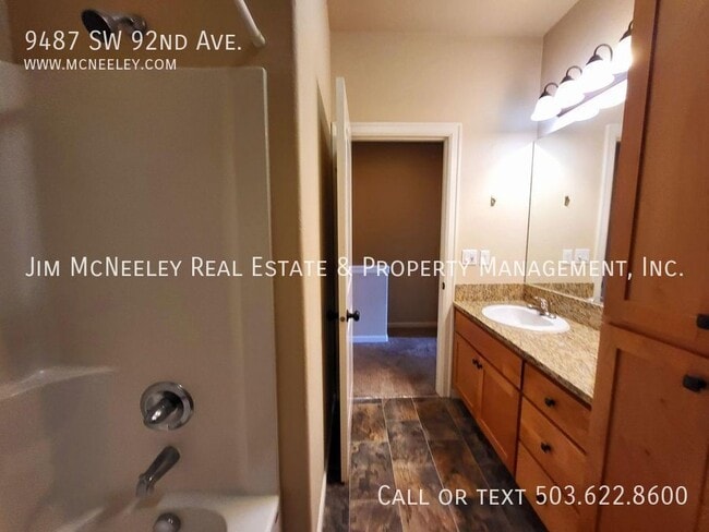 Building Photo - 9487 SW 92nd Ave