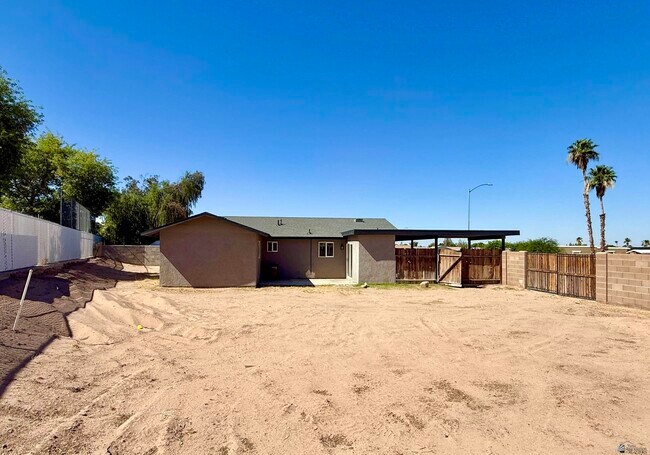 Building Photo - 1265 S 13th Ave
