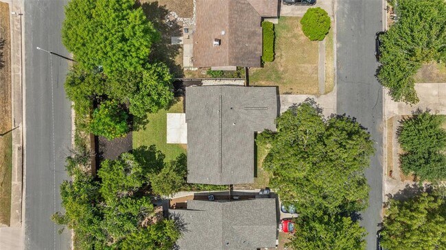 Building Photo - 1111 Spearson Ln