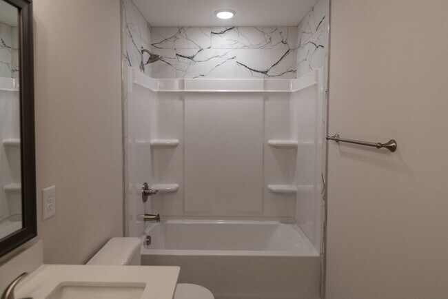 Building Photo - Gorgeous Single Family Home