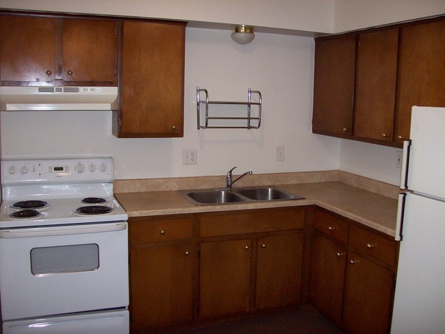 kitchen - 14555 Champaign Rd