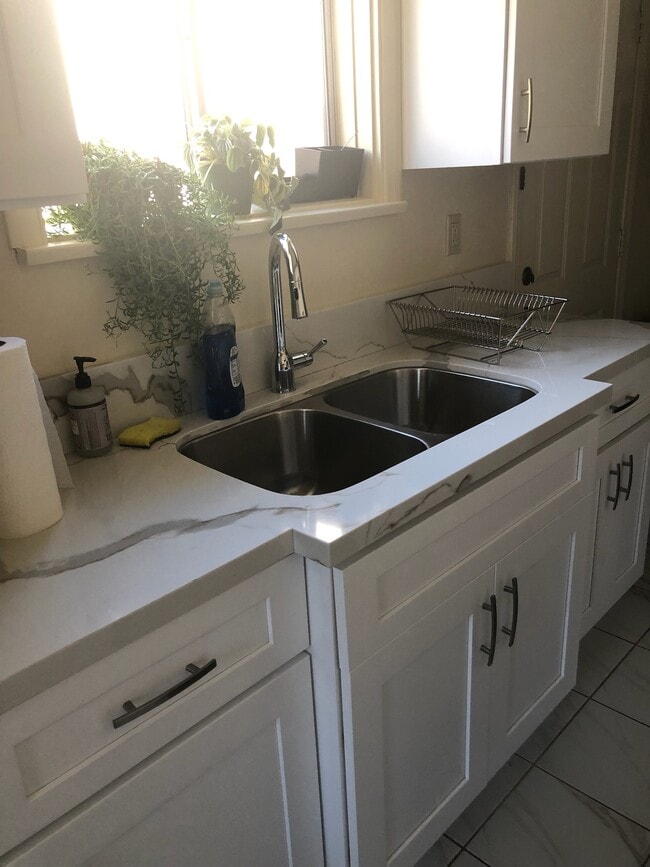 Building Photo - 1830 30th St