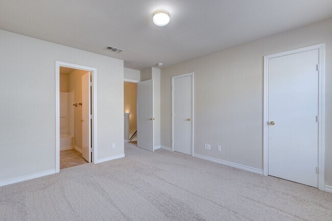 Building Photo - Two Bedroom, Two Bathroom Townhome near La...