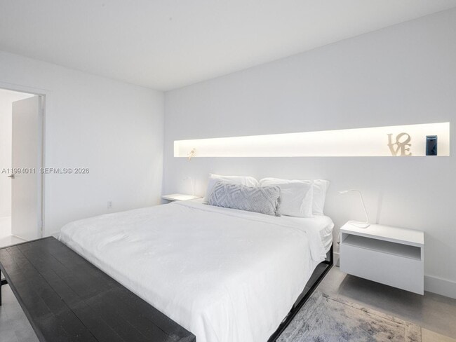 Building Photo - 20505 E Country Club Dr