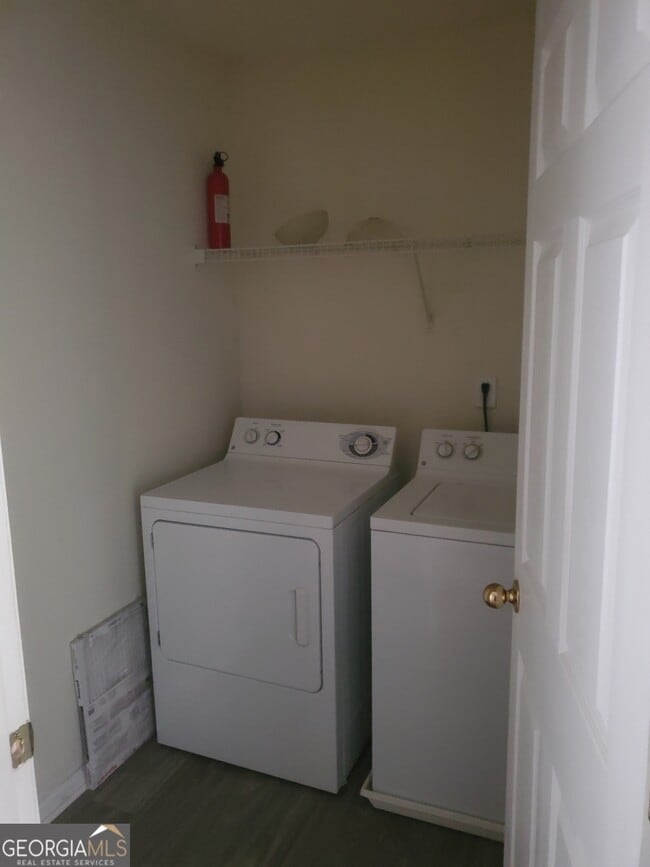 Building Photo - 7247 Georges Way