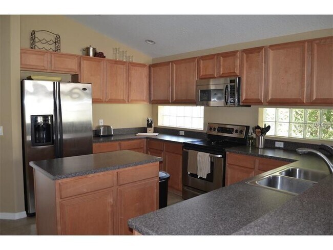 Building Photo - 5750 Los Palma Vista Dr