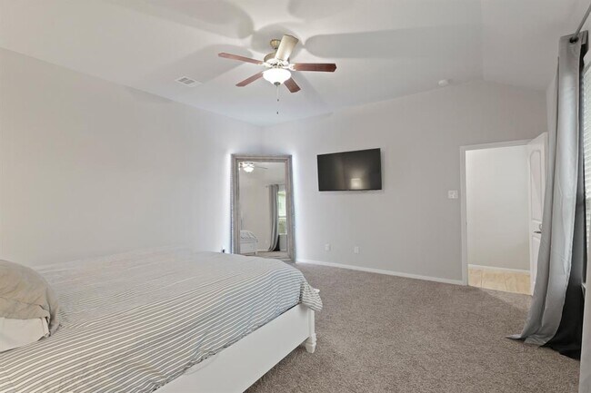 Building Photo - 18018 Svensson Slade Ln