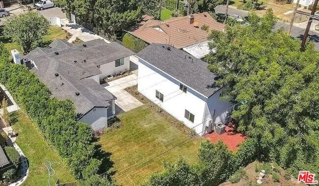 Building Photo - 6652 Orion Ave